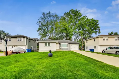470 S Oak Glenn Dr, Bartlett, IL 60103 photo 3