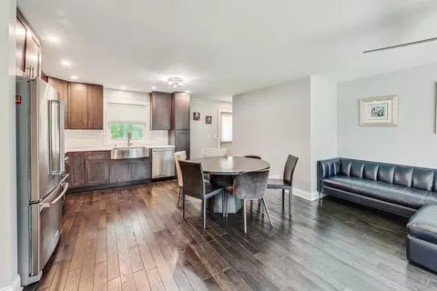 470 S Oak Glenn Dr, Bartlett, IL 60103 photo 8