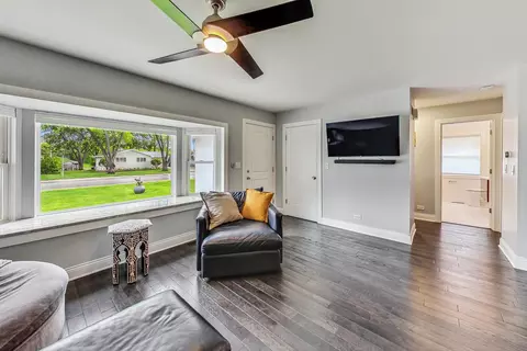 470 S Oak Glenn Dr, Bartlett, IL 60103 photo 6