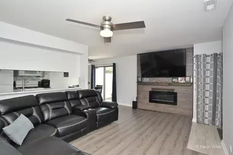 1631 Cornell Dr #0, Hoffman Estates, IL 60169 photo 4