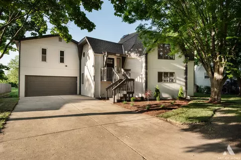 551 Inca Blvd, Carol Stream, IL 60188