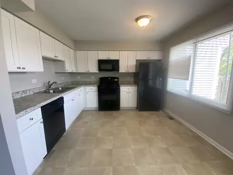 Kitchen - 1920 Georgetown Ln, Hoffman Estates, IL 60169 photo 1 of 2