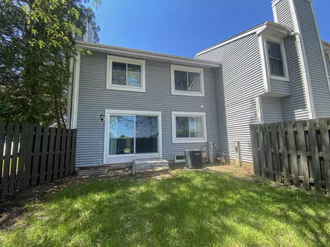 Exterior - 1920 Georgetown Ln, Hoffman Estates, IL 60169 photo 5 of 7