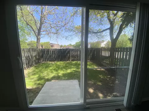 Exterior - 1920 Georgetown Ln, Hoffman Estates, IL 60169 photo 7 of 7