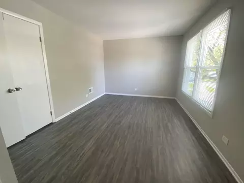 Living - 1920 Georgetown Ln, Hoffman Estates, IL 60169 photo 5 of 5