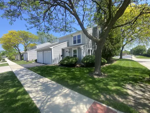 1920 Georgetown Ln, Hoffman Estates, IL 60169