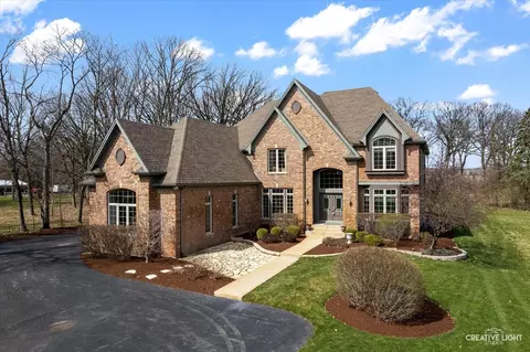 2086 Bilter Rd, Aurora, IL 60502