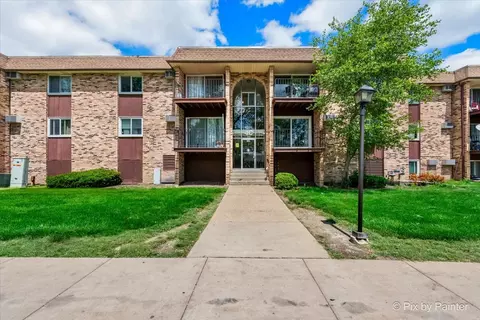 1035 Higgins Quarter Dr #207, Hoffman Estates, IL 60169