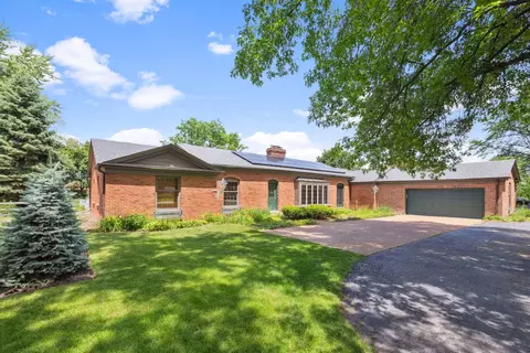 6 Baybrook Ln, Oak Brook, IL 60523