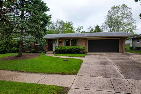 2204 Wyoming Dr, Rockford, IL 61108