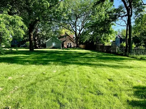 712 Mountain St, Aurora, IL 60505 photo 10