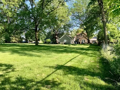 712 Mountain St, Aurora, IL 60505 photo 4