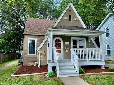 712 Mountain St, Aurora, IL 60505 photo 3