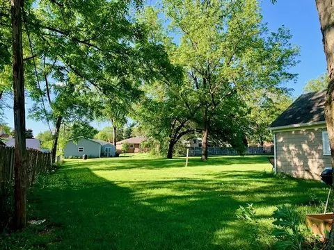 712 Mountain St, Aurora, IL 60505 photo 5