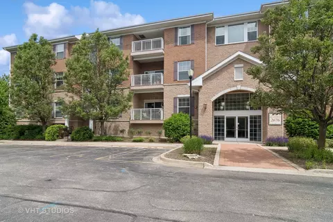 2676 Stone Cir #304, Geneva, IL 60134
