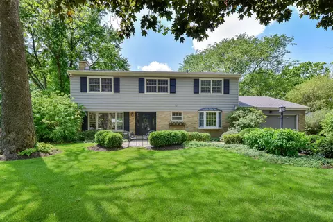 1116 Dunstan Rd, Geneva, IL 60134