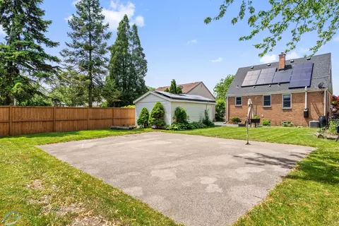 Exterior - 755 S Spring Rd, Elmhurst, IL 60126 photo 2 of 3