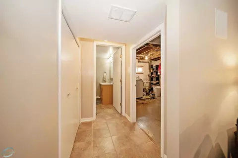 Entry Way - 755 S Spring Rd, Elmhurst, IL 60126 photo 3 of 3