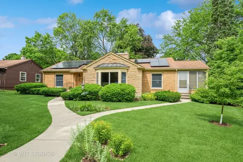 1207 S 3rd St, Saint Charles, IL 60174