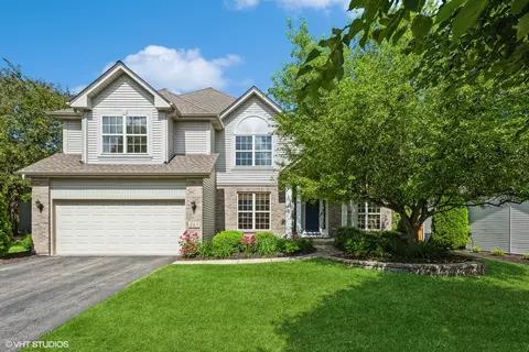 548 Lake Ridge Dr, South Elgin, IL 60177