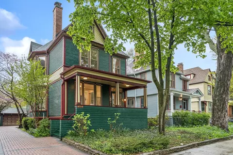 5724 S Harper Ave, Chicago, IL 60637