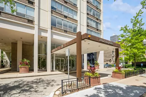 70 W Burton Pl #306, Chicago, IL 60610