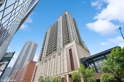 630 N State St #2407, Chicago, IL 60654