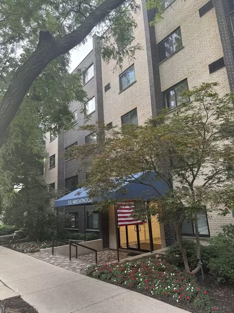 515 W Wrightwood Ave #506, Chicago, IL 60614