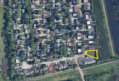 1675 Felten Rd, Aurora, IL 60505