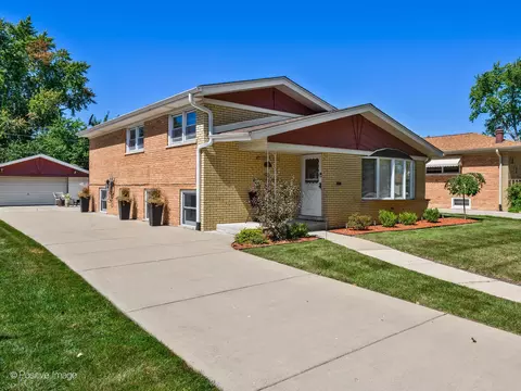 10732 Lawler Ave, Oak Lawn, IL 60453