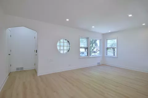 Living - 2226 S 3rd Ave, North Riverside, IL 60546 photo 4 of 6