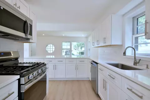 Kitchen - 2226 S 3rd Ave, North Riverside, IL 60546 photo 6 of 7