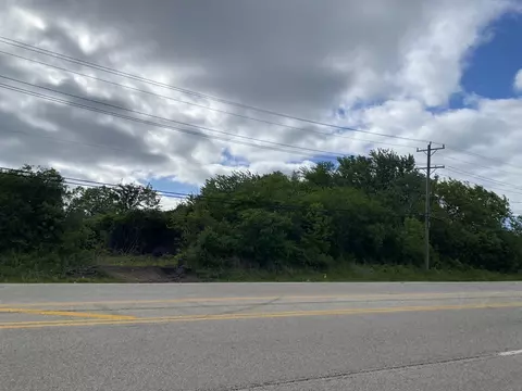 39113 N Green Bay Rd, Beach Park, IL 60087
