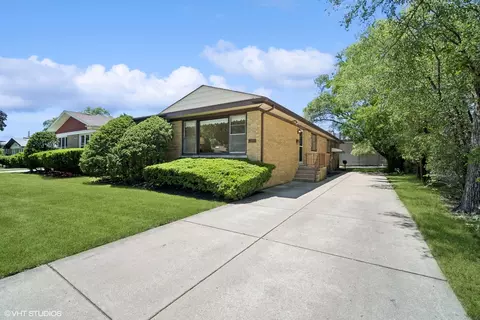 9250 Keating Ave, Skokie, IL 60076