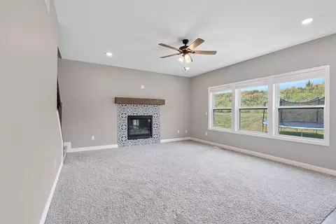 Living - 306 Raef Rd, Downs, IL 61736 photo 4 of 6