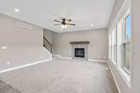 Living - 306 Raef Rd, Downs, IL 61736 photo 5 of 6