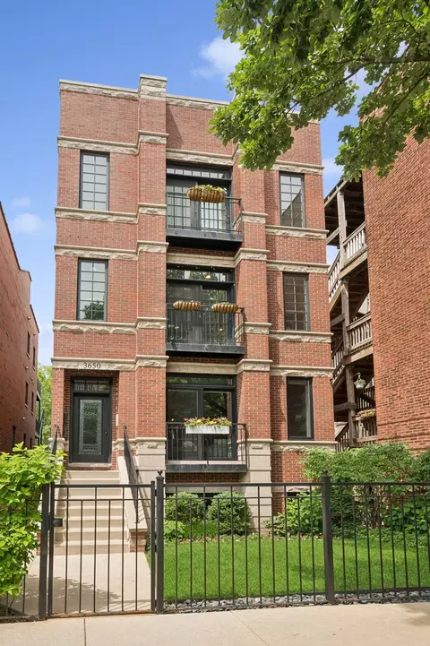 3650 N Racine Ave #1, Chicago, IL 60613