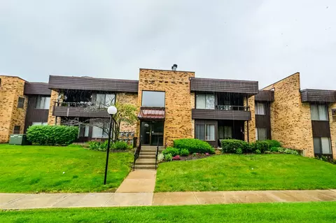 1411 N Sterling Ave #201, Palatine, IL 60067