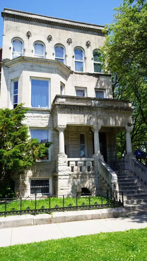 720 W 61st St, Chicago, IL 60621