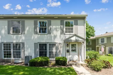 1661 Farragut Ct #D, Wheaton, IL 60189