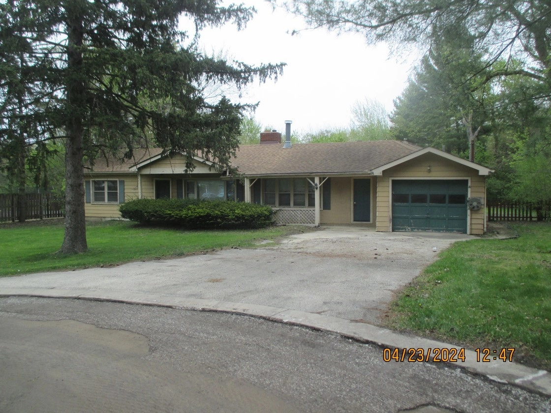 0S717 CORNELL AVE