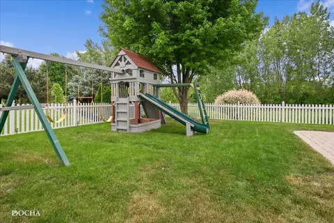 484 Devonaire Pkwy, Dekalb, IL 60115 photo 27