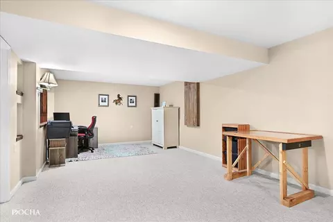 484 Devonaire Pkwy, Dekalb, IL 60115 photo 20