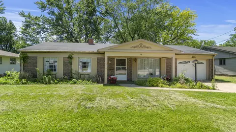 410 Marclare St, Dixon, IL 61021