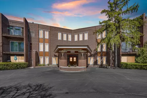 1425 Sandpebble Dr #114, Wheeling, IL 60090