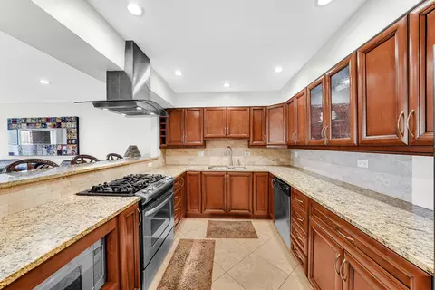 1425 Sandpebble Dr #114, Wheeling, IL 60090 photo 5