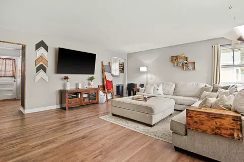 Living - 1815 Plum St, Aurora, IL 60506 photo 1 of 3