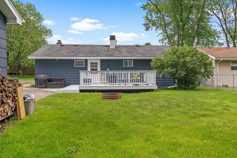 Exterior - 1815 Plum St, Aurora, IL 60506 photo 6 of 8
