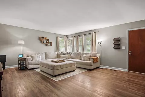 Living - 1815 Plum St, Aurora, IL 60506 photo 2 of 3