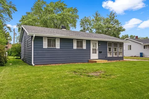 Exterior - 1815 Plum St, Aurora, IL 60506 photo 3 of 8